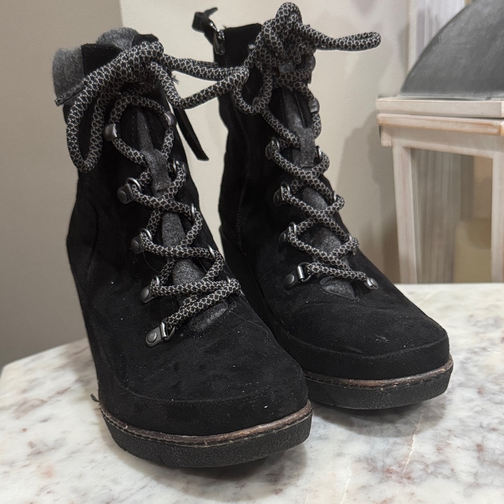 Dr. Scholl’s Women's Black Wedge Boots